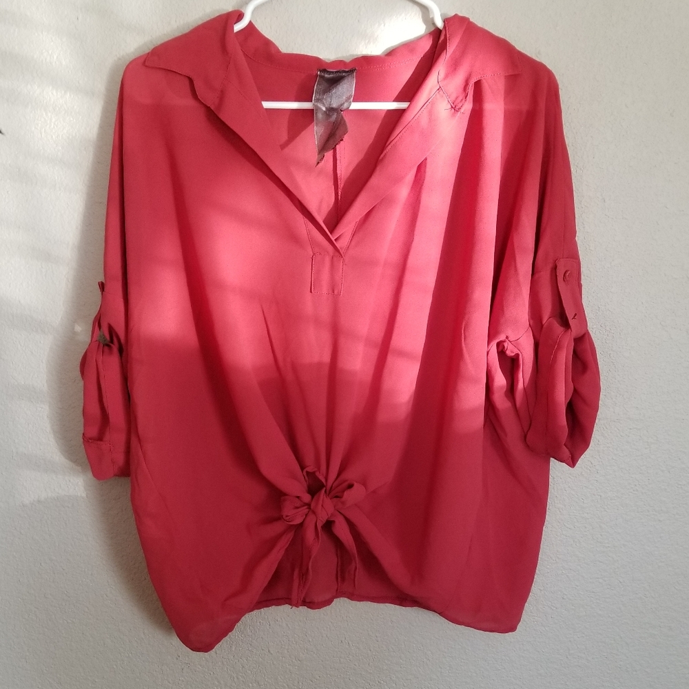 ⭐️❣️SALE 2/$18 OR 3/$27❣️⭐️ Oversized flowy blouse ❣